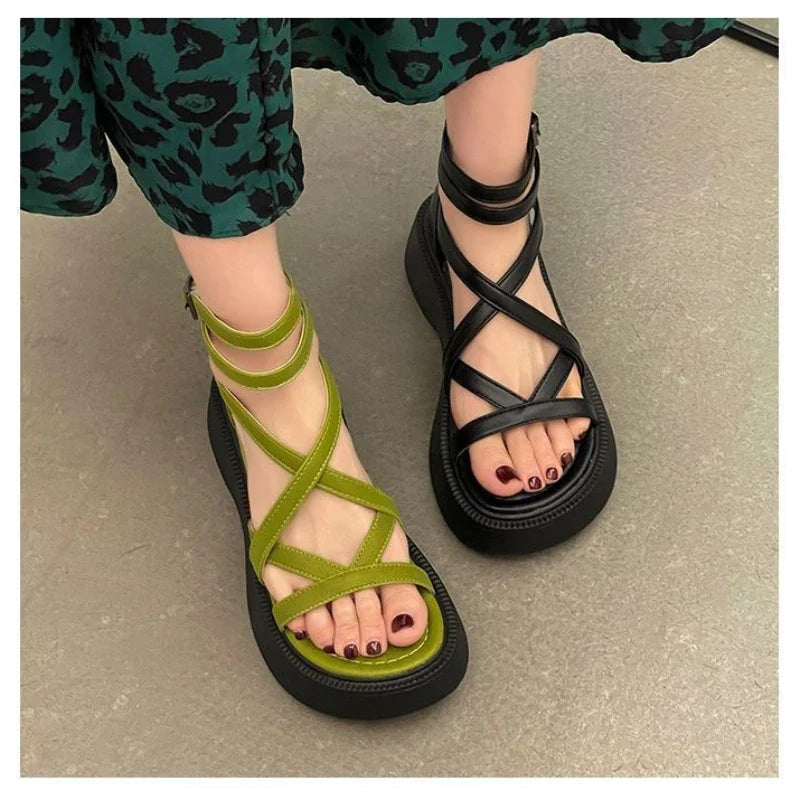 Thick Sole Women Sandals Women New Hollow Open Toe Shoes Fashion Casual Sandals Women Designer Flat Roman Shoes 2024 Summer New